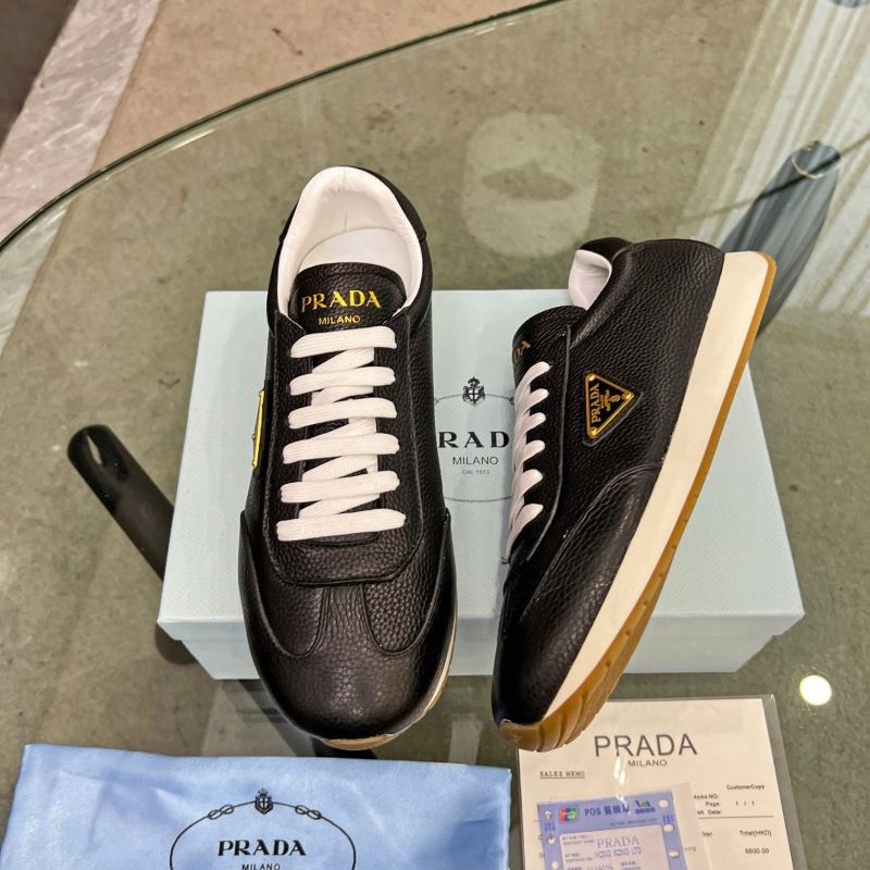 Pra*a casual shoes